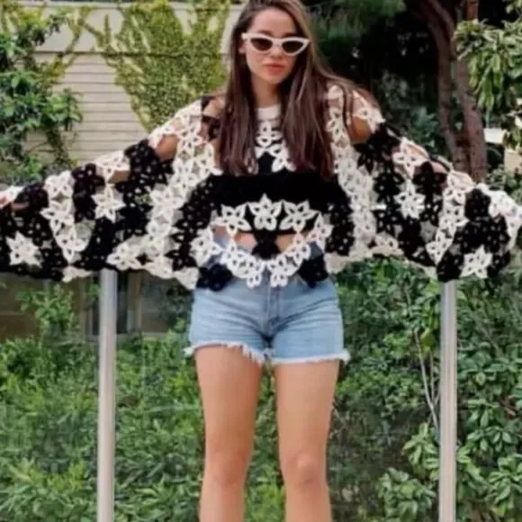 Zara Limited Edition Black White Women's Floral Crochet Sweater Boho Festival - Picture 2 of 16